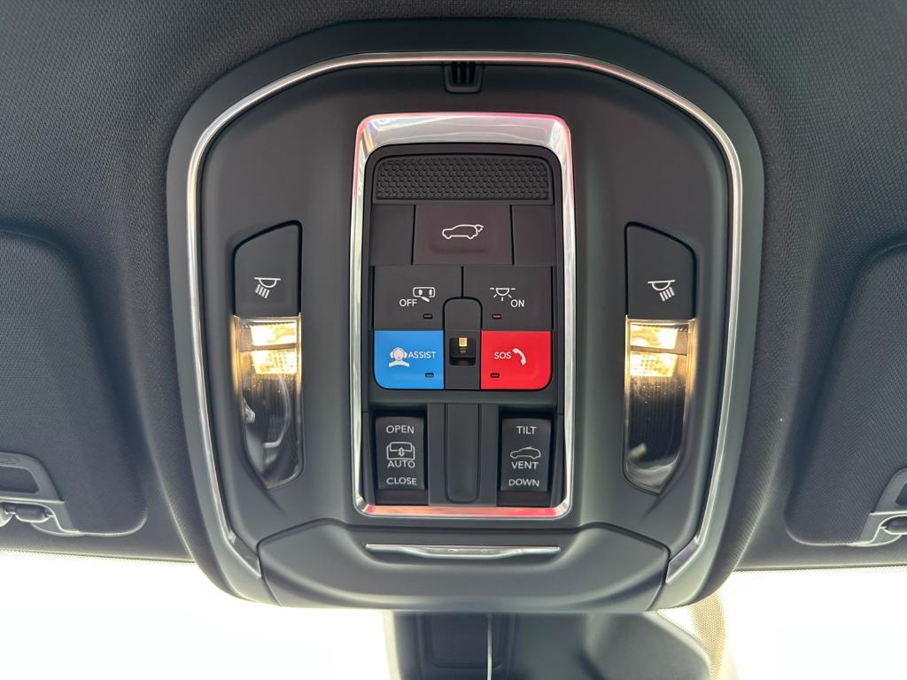 new 2025 Jeep Grand Cherokee car, priced at $35,988