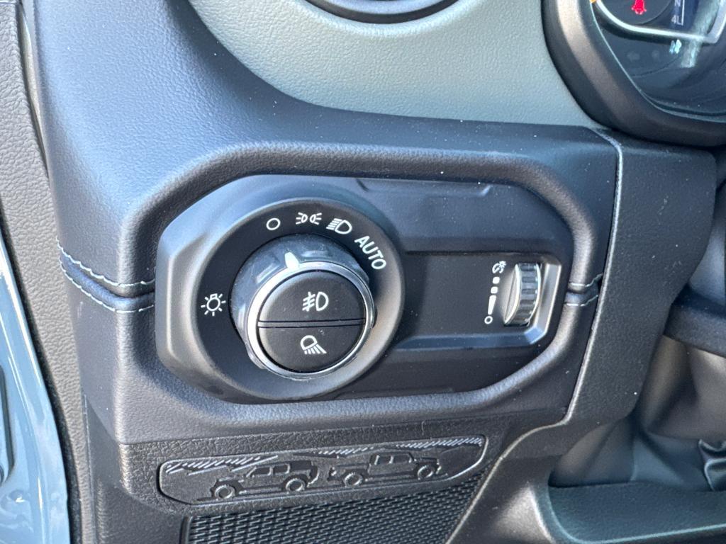 new 2025 Jeep Gladiator car, priced at $58,475