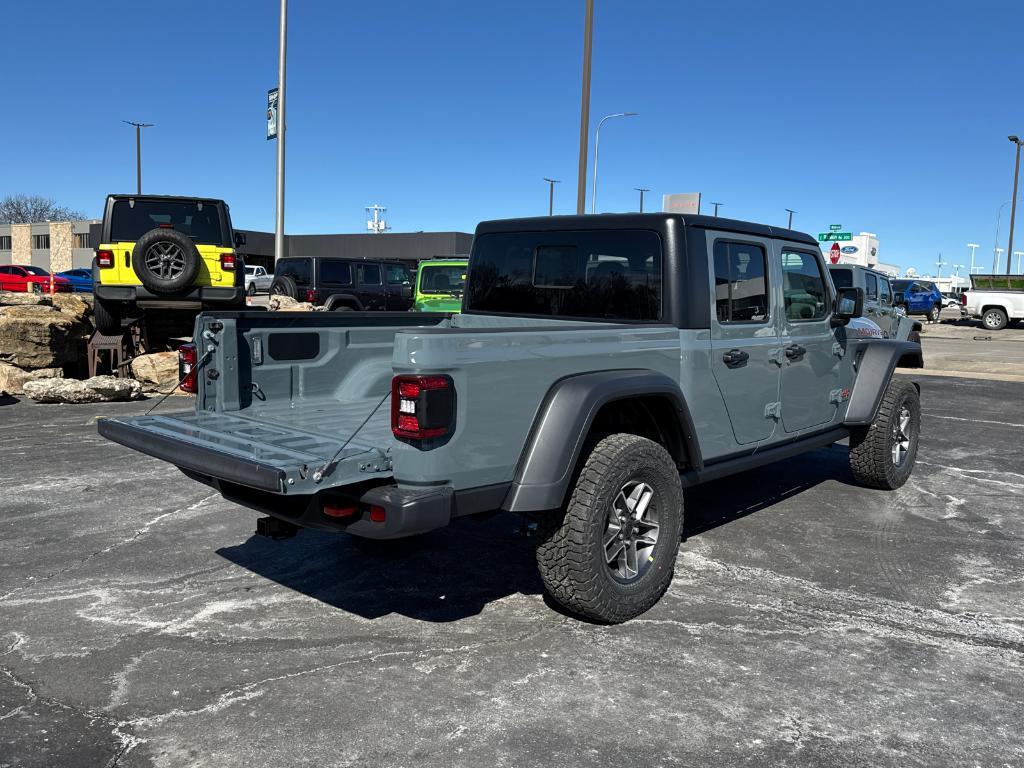 new 2025 Jeep Gladiator car, priced at $58,475
