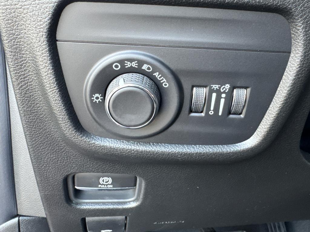 new 2025 Jeep Grand Cherokee L car, priced at $38,988