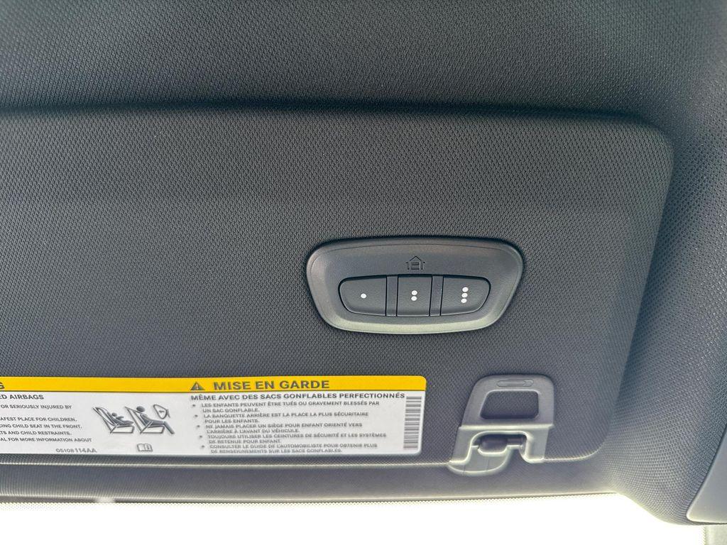 new 2025 Jeep Grand Cherokee car, priced at $35,988