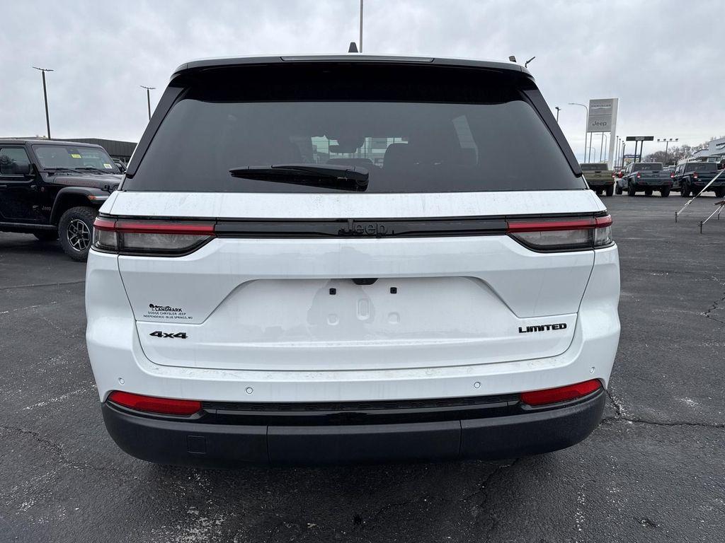 new 2025 Jeep Grand Cherokee car, priced at $35,988