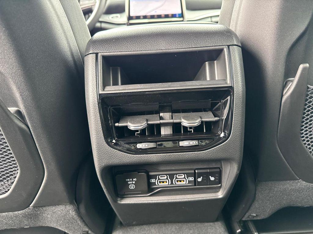 new 2025 Jeep Grand Cherokee car, priced at $35,988