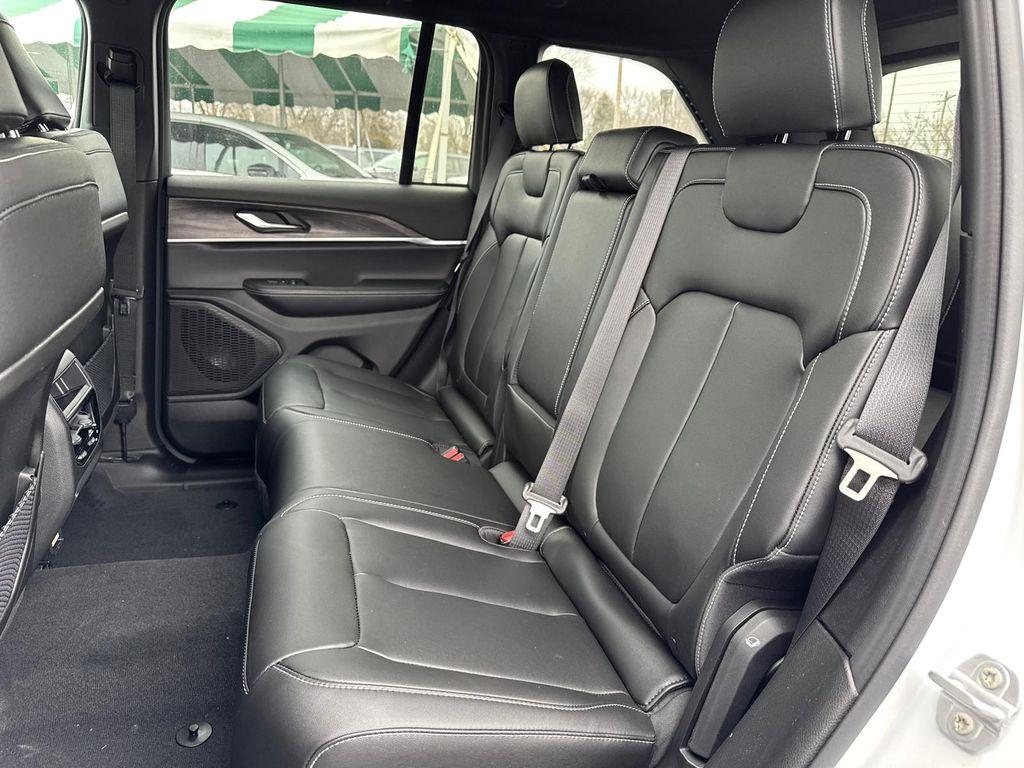 new 2025 Jeep Grand Cherokee car, priced at $35,988