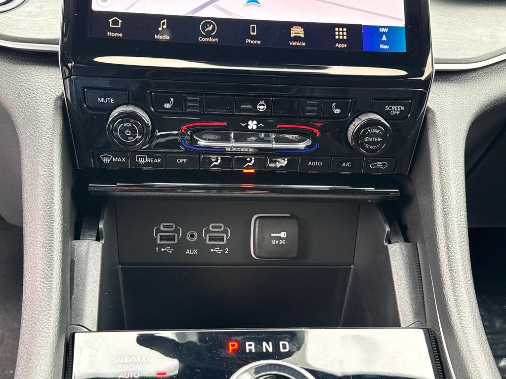 new 2025 Jeep Grand Cherokee car, priced at $35,988