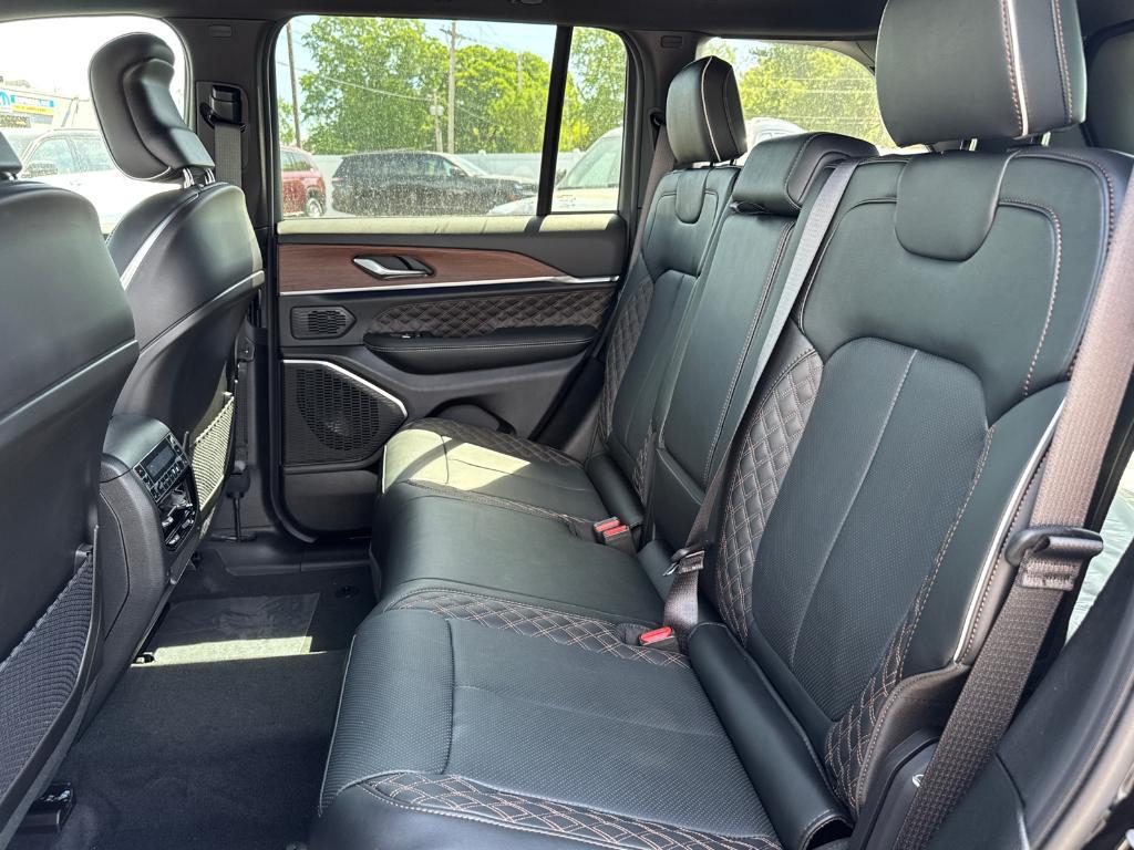 new 2025 Jeep Grand Cherokee car, priced at $54,988