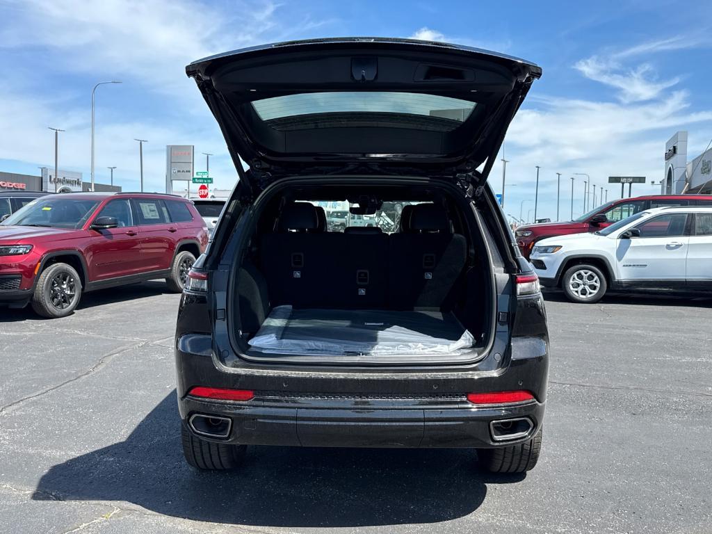 new 2025 Jeep Grand Cherokee car, priced at $54,988