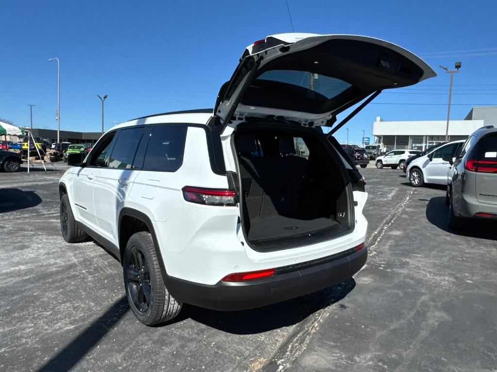 new 2025 Jeep Grand Cherokee L car, priced at $41,988