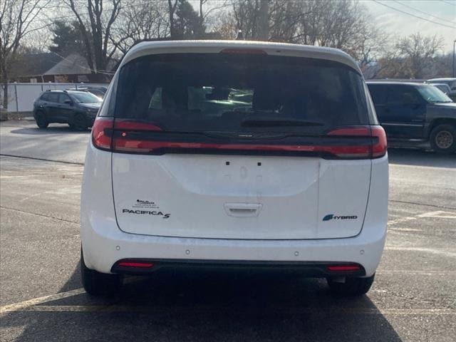 new 2024 Chrysler Pacifica Hybrid car, priced at $43,988