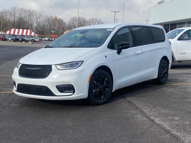 new 2024 Chrysler Pacifica Hybrid car, priced at $43,988