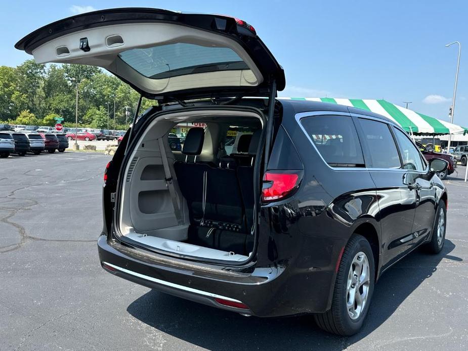 new 2024 Chrysler Pacifica car, priced at $43,988