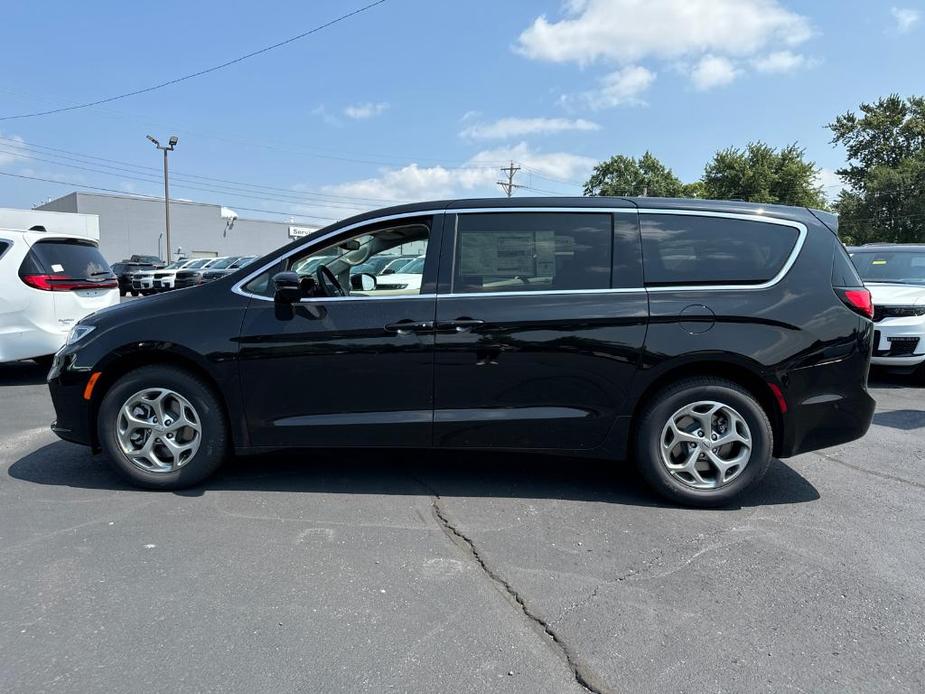 new 2024 Chrysler Pacifica car, priced at $43,988