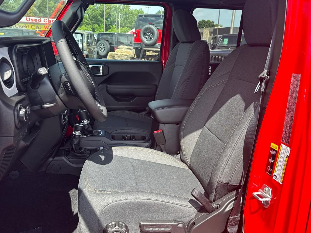 new 2025 Jeep Wrangler car, priced at $39,988