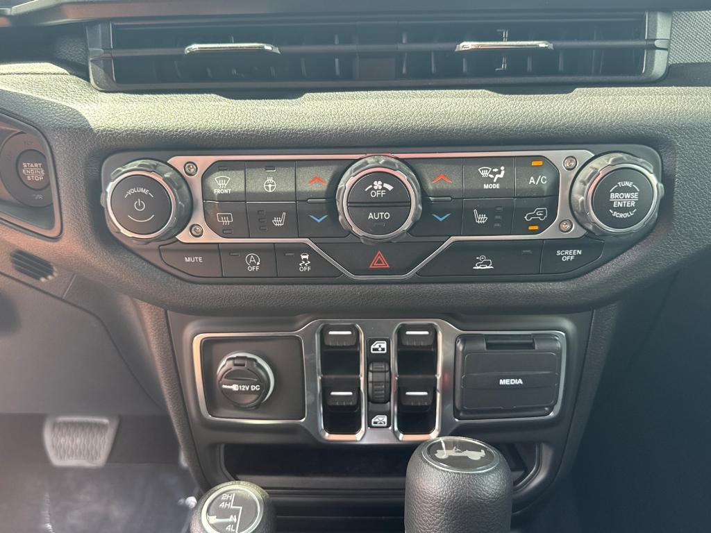new 2025 Jeep Wrangler car, priced at $39,988