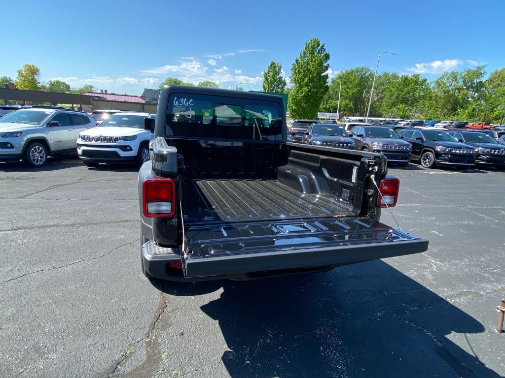 new 2024 Jeep Gladiator car, priced at $35,488