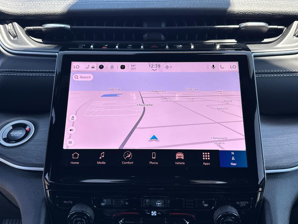 new 2025 Jeep Grand Cherokee car, priced at $37,988