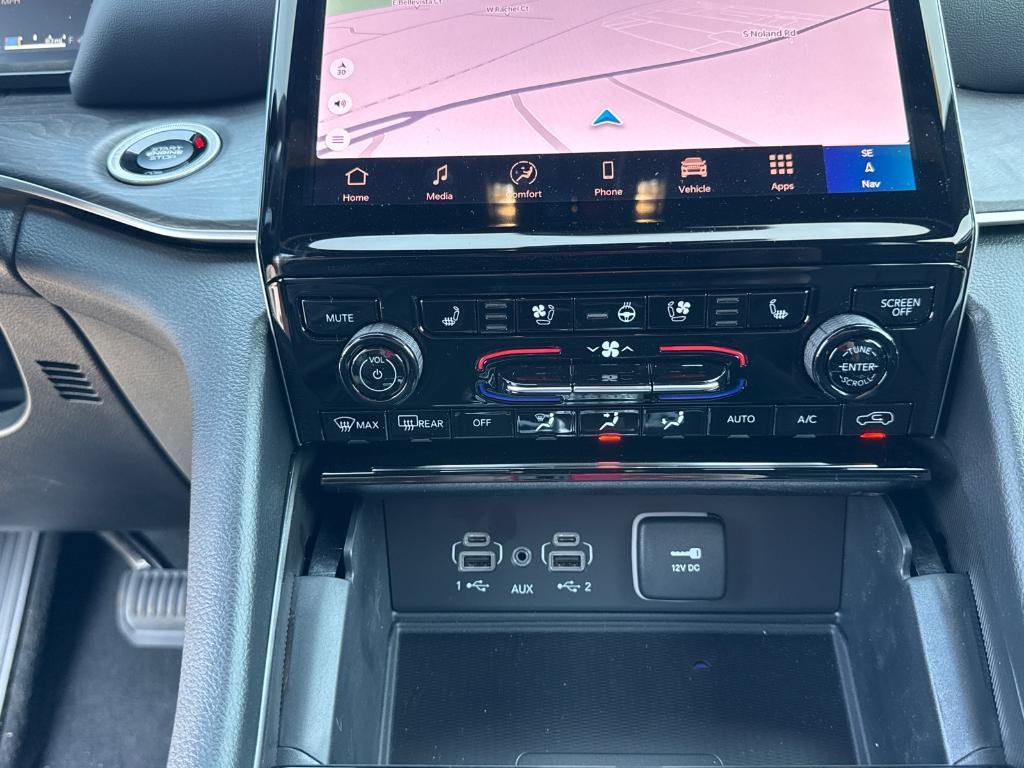 new 2025 Jeep Grand Cherokee L car, priced at $43,988