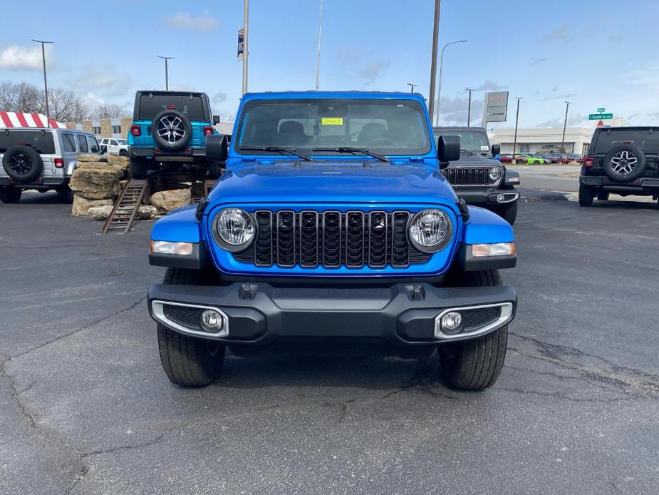 new 2024 Jeep Gladiator car, priced at $39,988