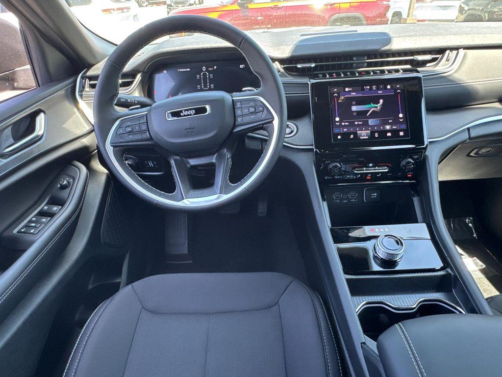 new 2025 Jeep Grand Cherokee L car, priced at $33,988