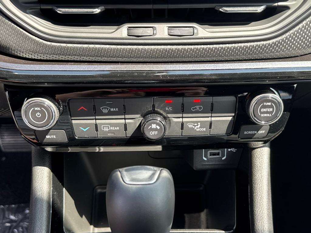 new 2025 Jeep Compass car, priced at $26,988