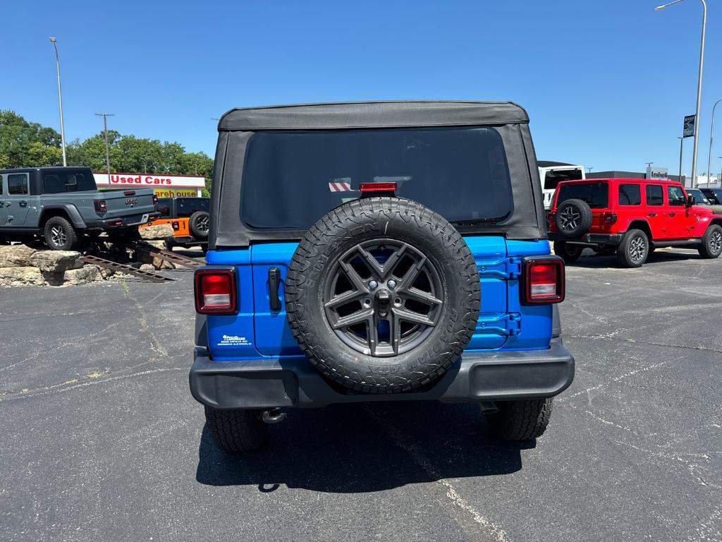 new 2025 Jeep Wrangler car, priced at $39,988