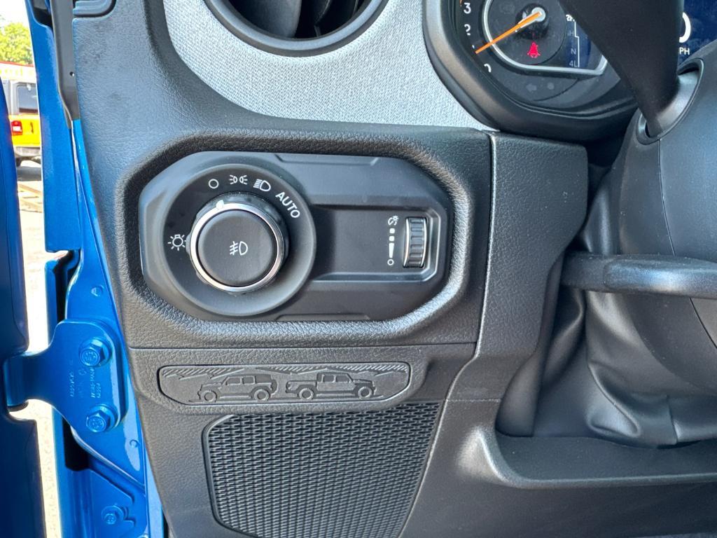 new 2025 Jeep Wrangler car, priced at $39,988