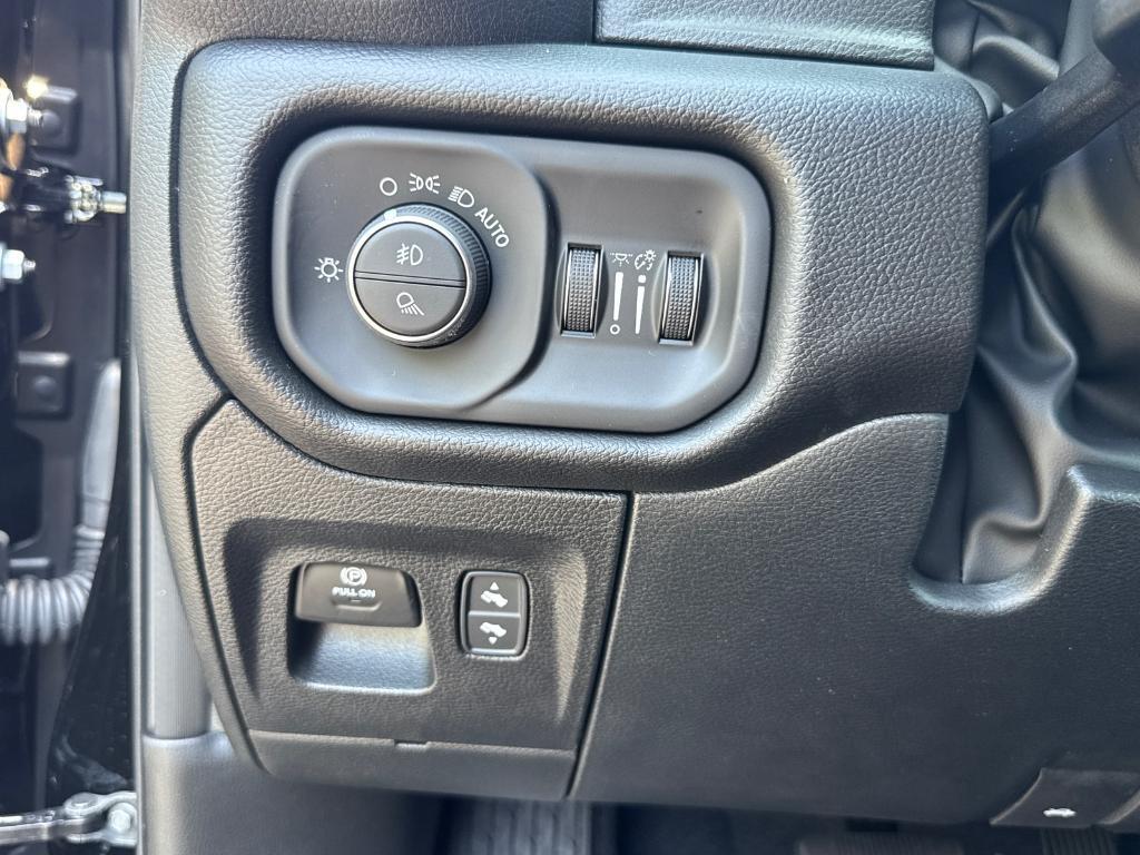 new 2025 Ram 1500 car, priced at $45,985