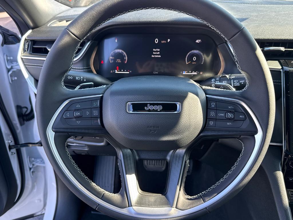 new 2025 Jeep Grand Cherokee car, priced at $41,580