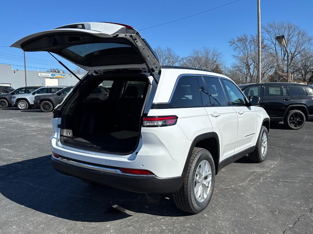 new 2025 Jeep Grand Cherokee car, priced at $41,580