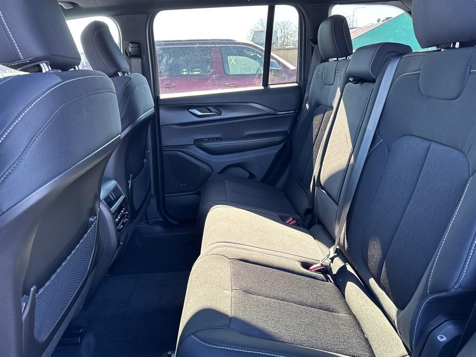 new 2025 Jeep Grand Cherokee car, priced at $32,988