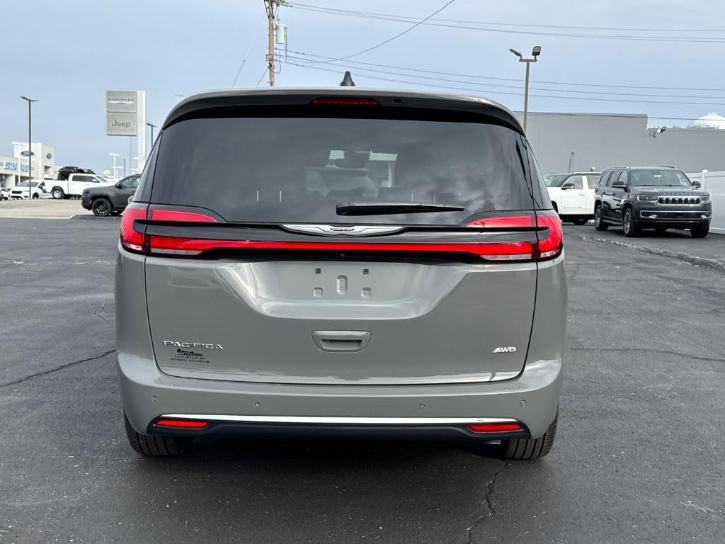 new 2025 Chrysler Pacifica car, priced at $39,988