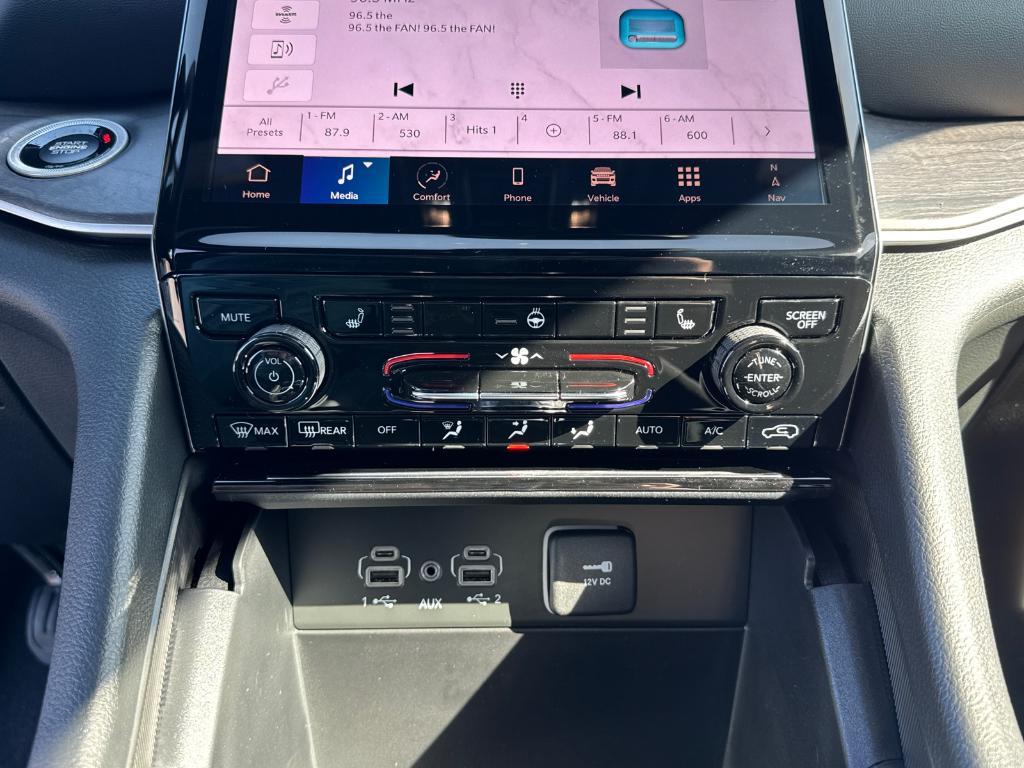 new 2025 Jeep Grand Cherokee car, priced at $49,215
