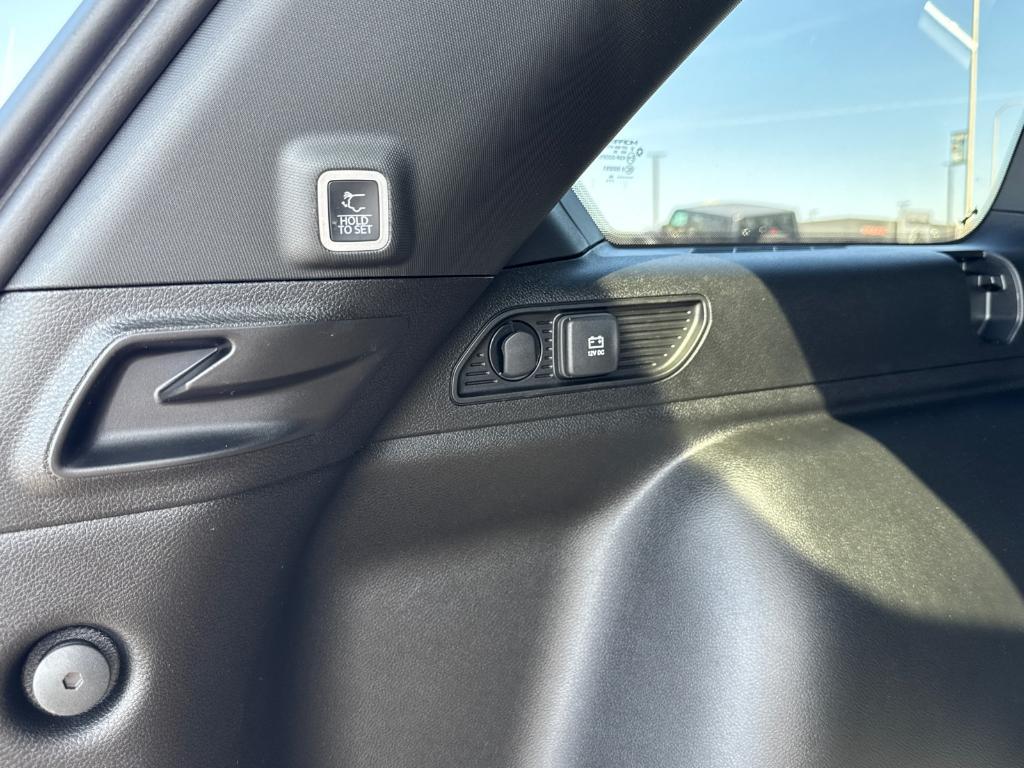 new 2025 Jeep Grand Cherokee car, priced at $37,988