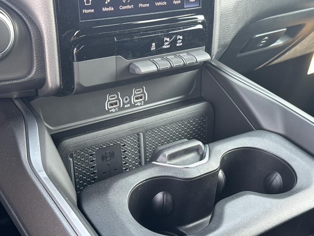 new 2025 Ram 1500 car, priced at $47,435