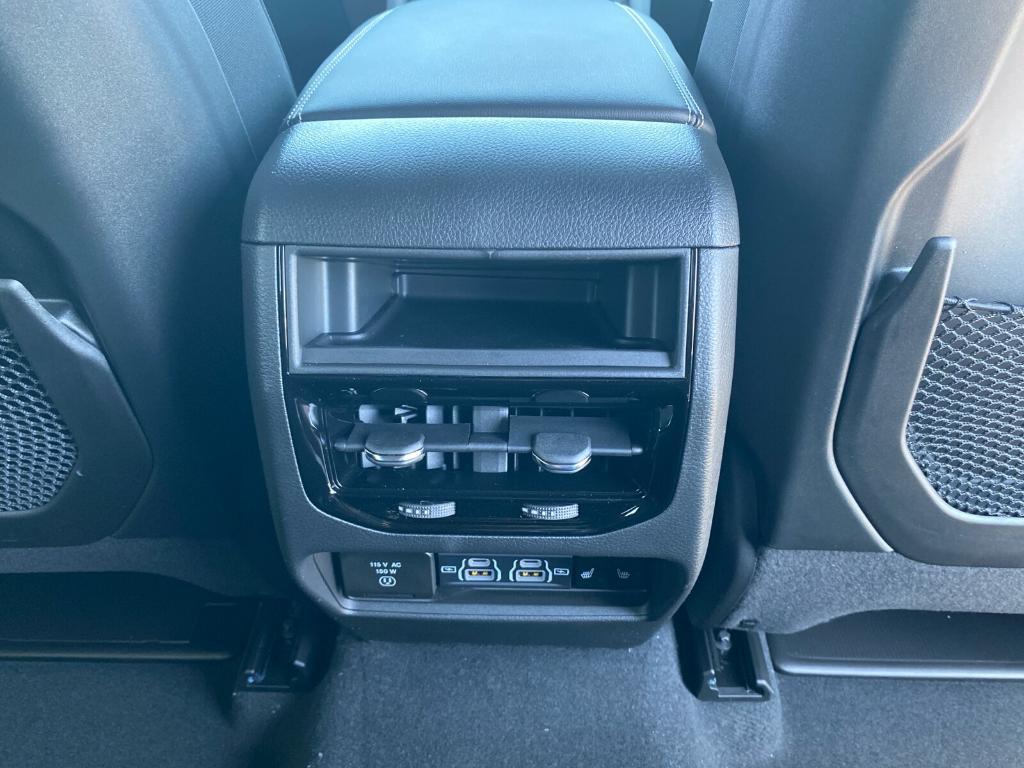 new 2024 Jeep Grand Cherokee car, priced at $38,988