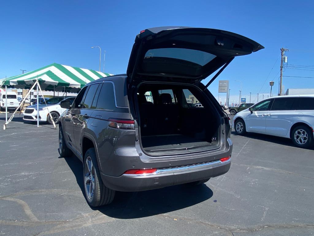 new 2024 Jeep Grand Cherokee car, priced at $52,920