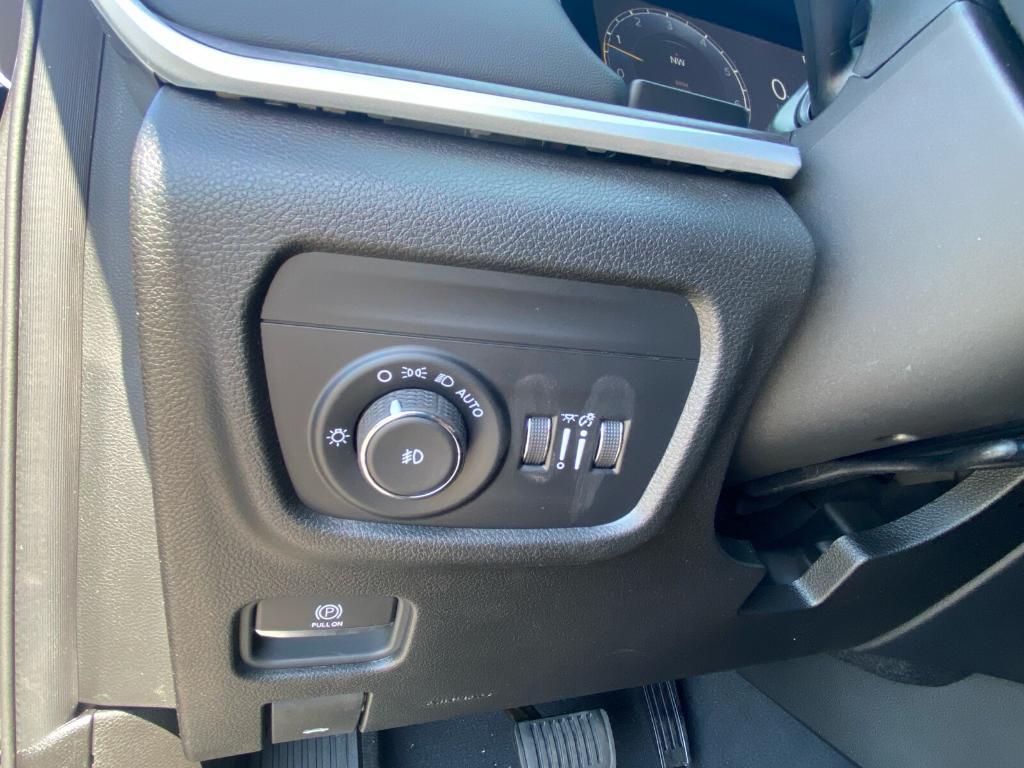 new 2024 Jeep Grand Cherokee car, priced at $38,988