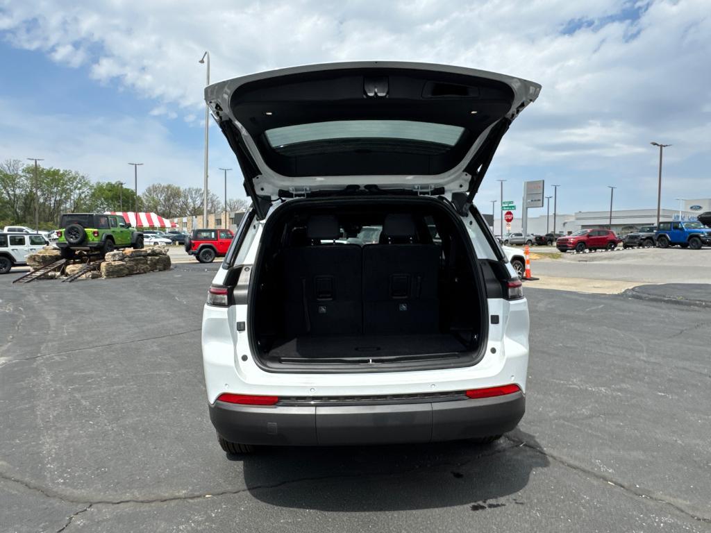 new 2025 Jeep Grand Cherokee L car, priced at $48,135