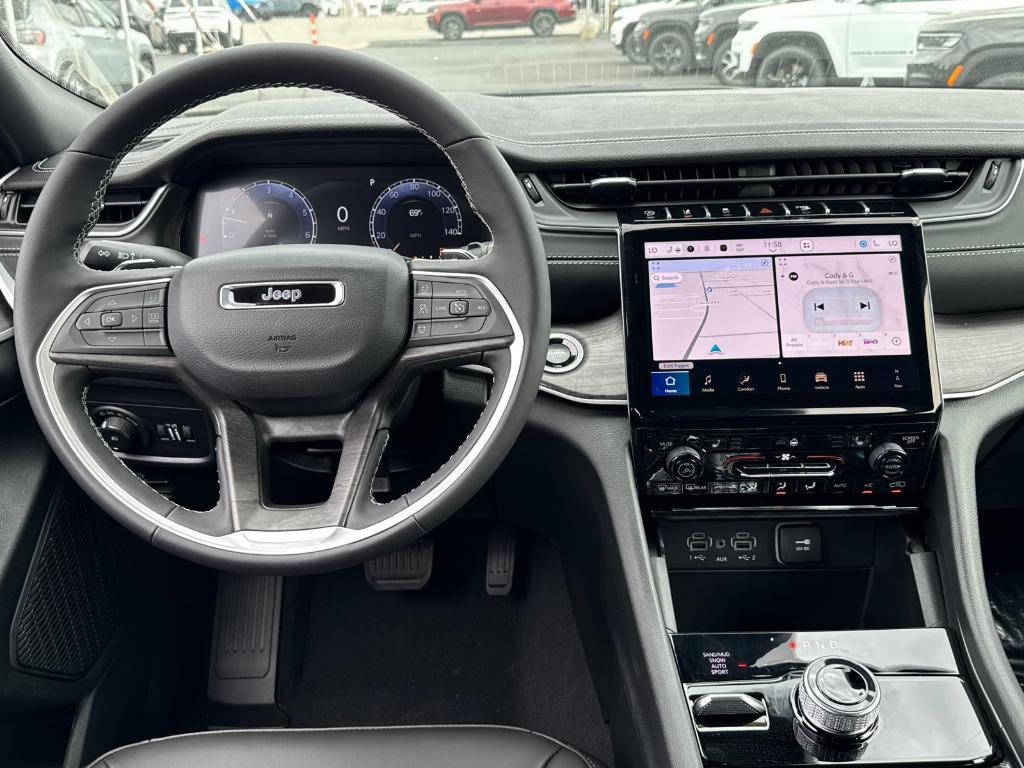 new 2025 Jeep Grand Cherokee car, priced at $37,988