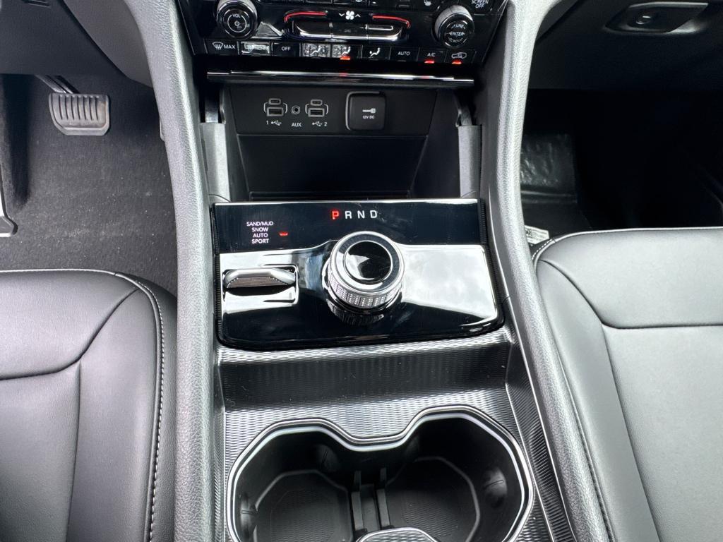 new 2025 Jeep Grand Cherokee car, priced at $37,988
