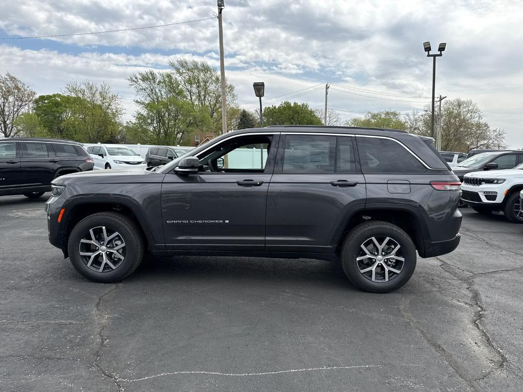 new 2025 Jeep Grand Cherokee car, priced at $37,988