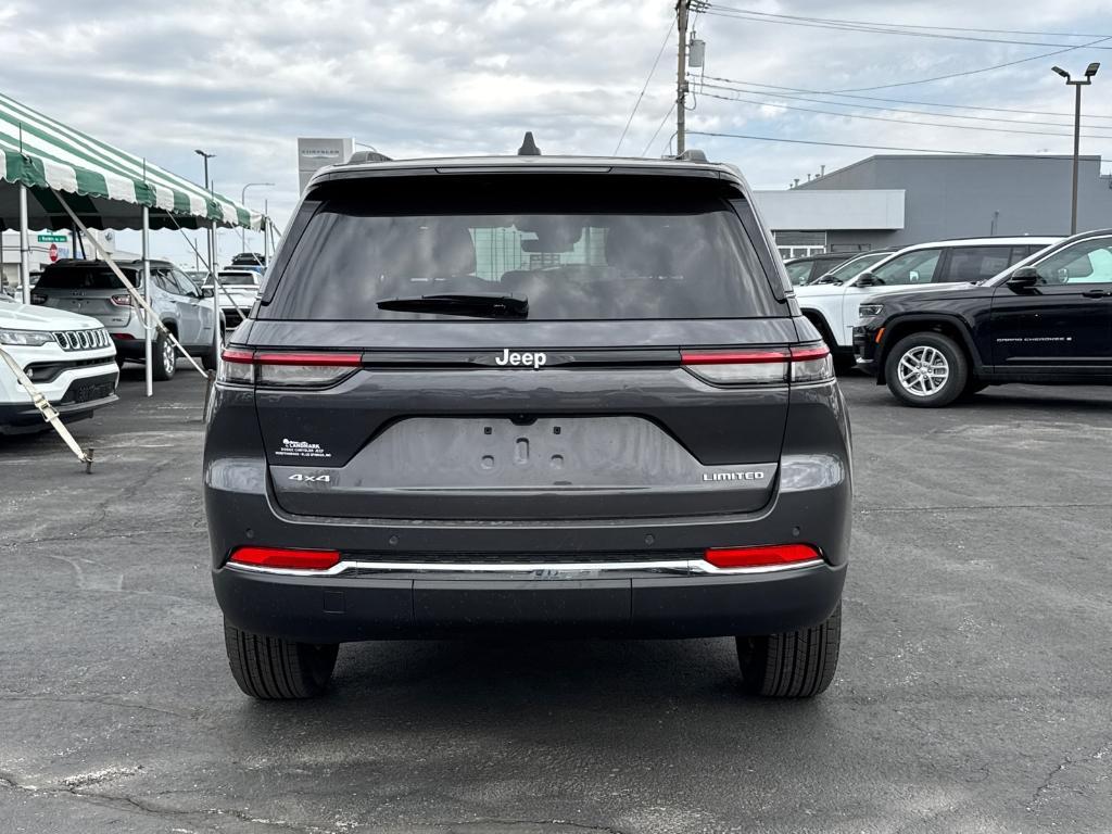 new 2025 Jeep Grand Cherokee car, priced at $37,988