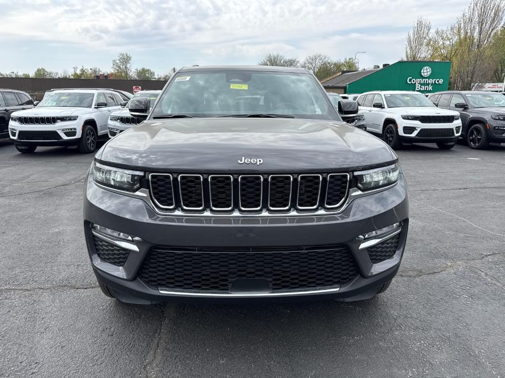 new 2025 Jeep Grand Cherokee car, priced at $37,988