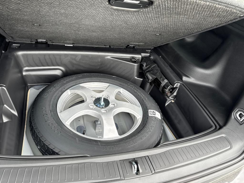 new 2025 Jeep Grand Cherokee car, priced at $47,495