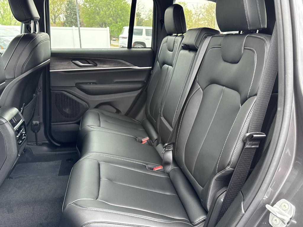 new 2025 Jeep Grand Cherokee car, priced at $47,495