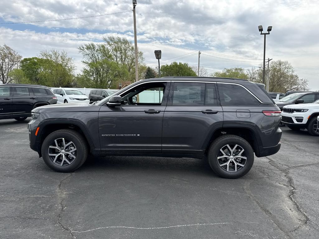 new 2025 Jeep Grand Cherokee car, priced at $37,988
