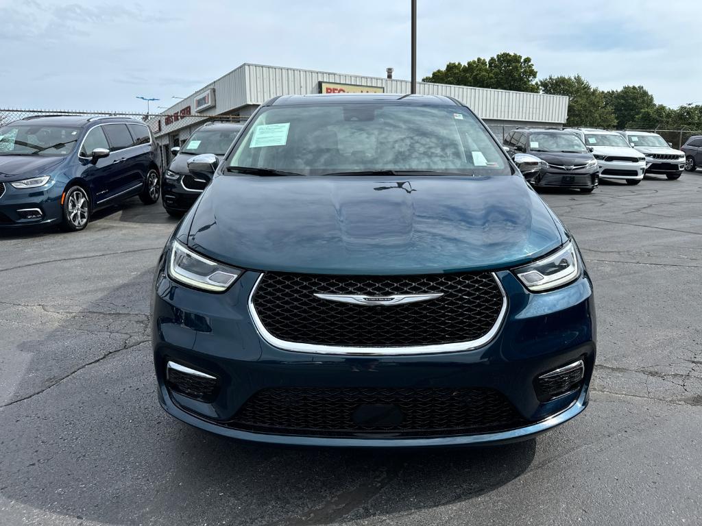 used 2022 Chrysler Pacifica Hybrid car, priced at $32,988