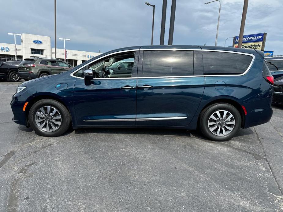 used 2022 Chrysler Pacifica Hybrid car, priced at $32,988