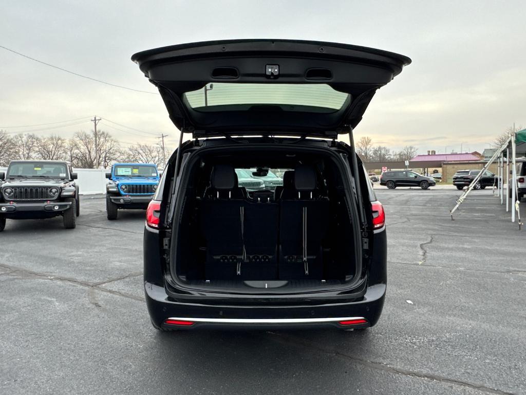 new 2025 Chrysler Pacifica car, priced at $48,420