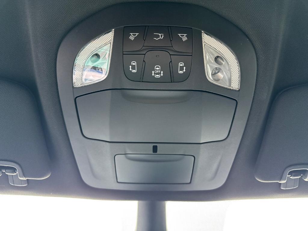 new 2025 Chrysler Pacifica car, priced at $39,988